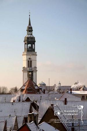 Celler_Kirchturm_vor_Schloss